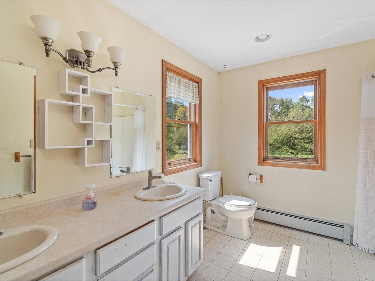 Westford, Vermont, 05494, United States, 4 Bedrooms Bedrooms, ,1 BathroomBathrooms,Residential,For Sale,1950076