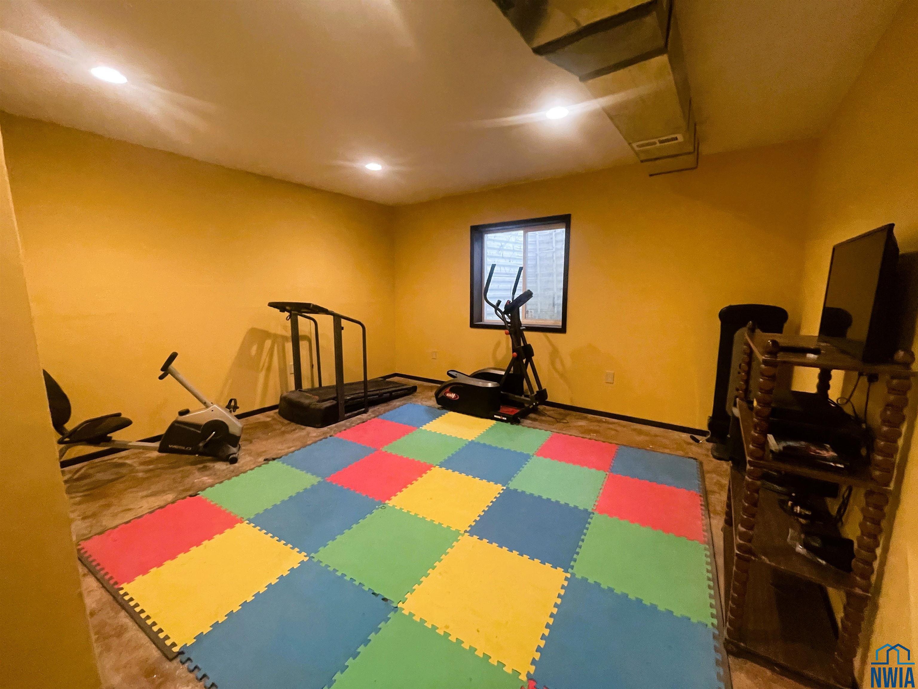 Sioux City, Iowa, 51103, United States, 4 Bedrooms Bedrooms, ,3 BathroomsBathrooms,Residential,For Sale,1975757