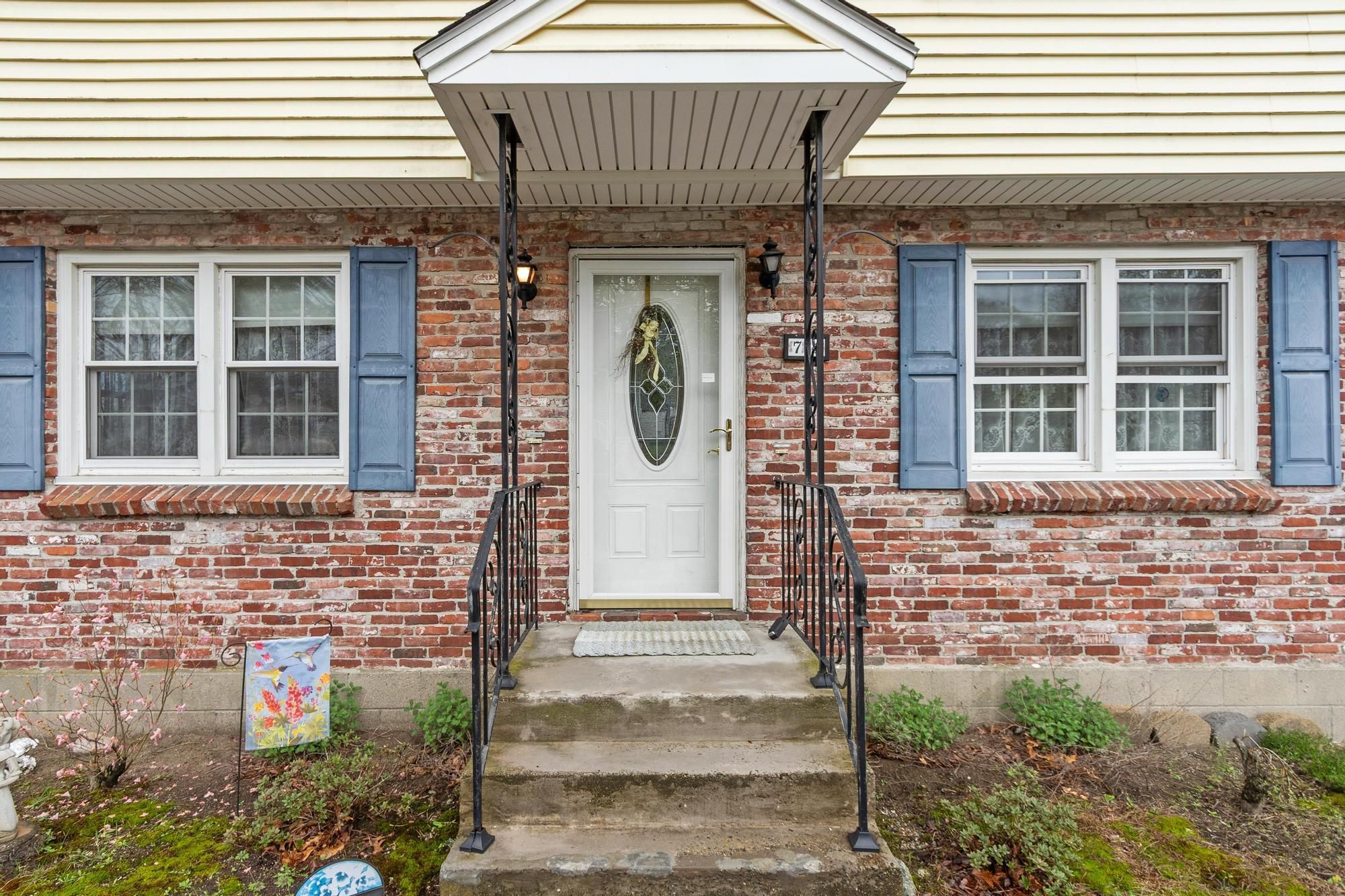  74 Harlem St, Lowell, MA, 01854 - 物件實景
