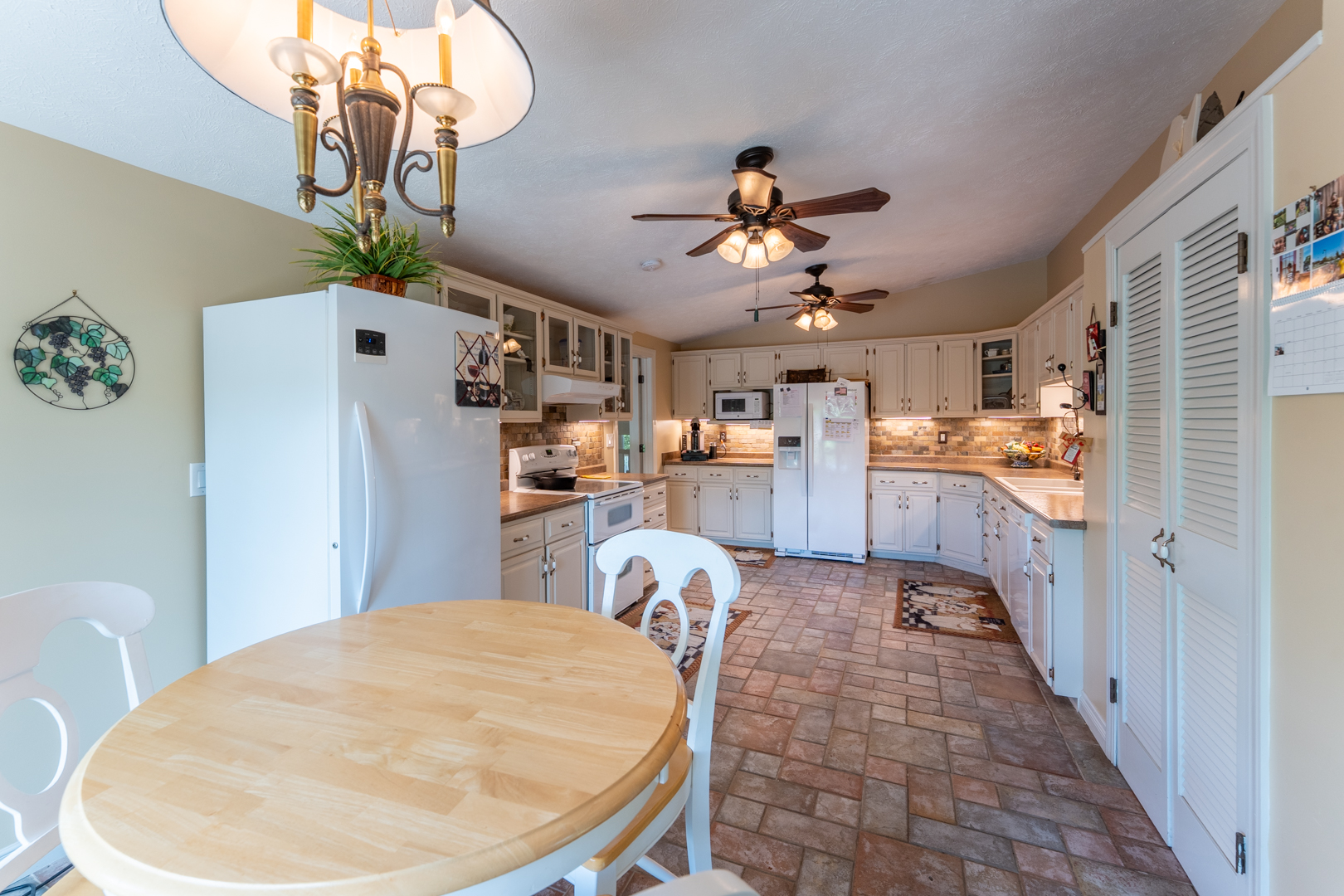 Marion, Illinois, 62959, United States, 3 Bedrooms Bedrooms, ,3 BathroomsBathrooms,Residential,For Sale,1936855