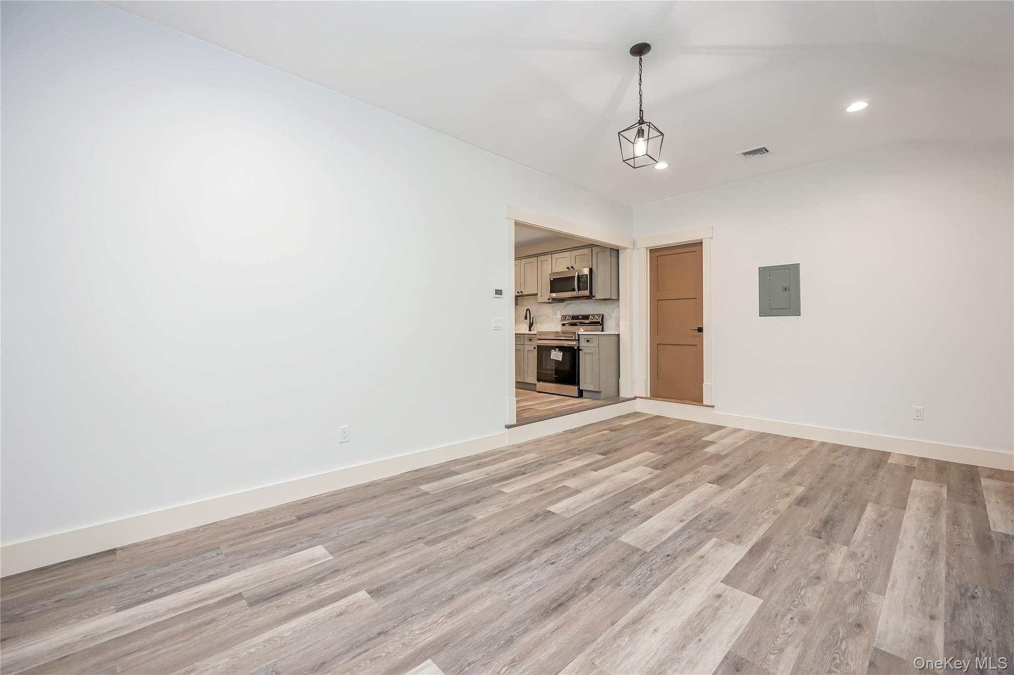 Miller Place, New York, 11764, United States, 4 Bedrooms Bedrooms, ,4 BathroomsBathrooms,Residential,For Sale,1902062
