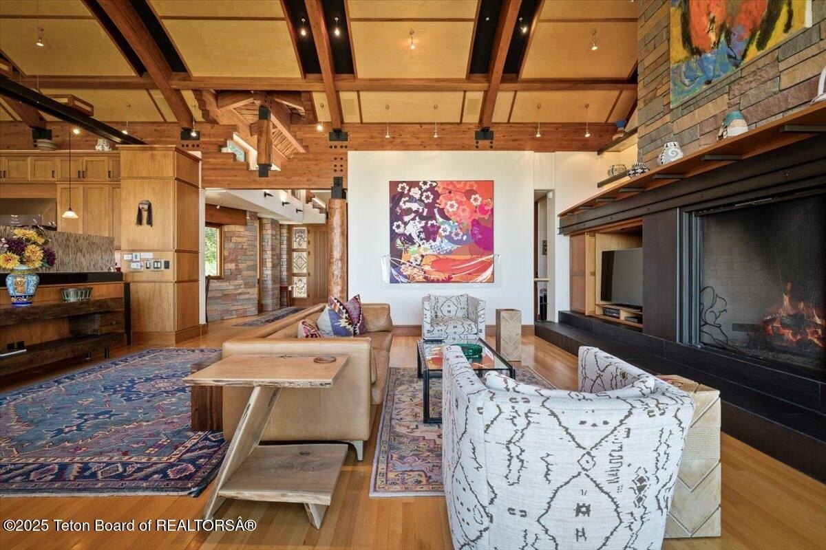Jackson, Wyoming, 83001, United States, 4 Bedrooms Bedrooms, ,5 BathroomsBathrooms,Residential,For Sale,1851066