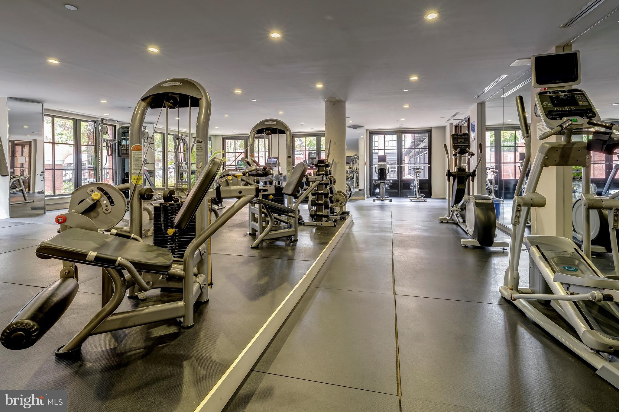 Arlington, Virginia, 22209, United States, 2 Bedrooms Bedrooms, ,2 BathroomsBathrooms,Residential,For Sale,1992776