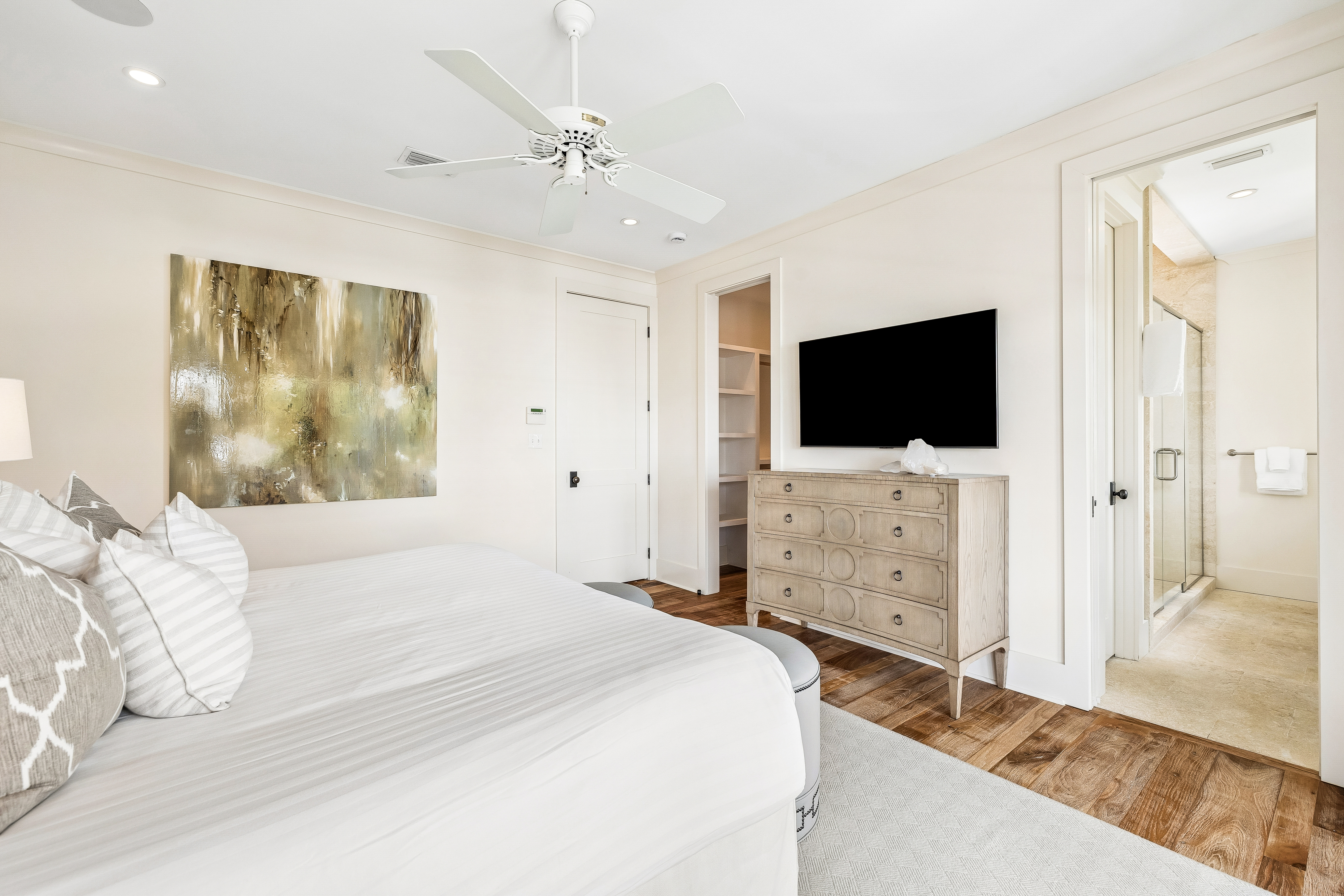  Courtyard Retreat with Dual Primary Suites in Coastal Community - 物件實景