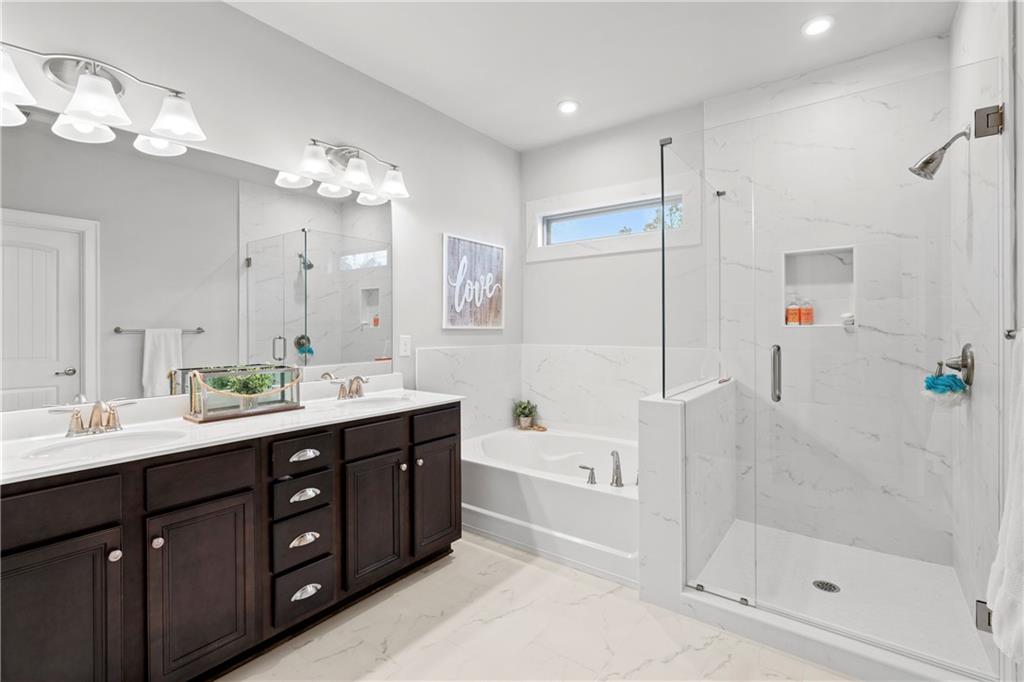 Dawsonville, Georgia, 30534, United States, 6 Bedrooms Bedrooms, ,6 BathroomsBathrooms,Residential,For Sale,1975306