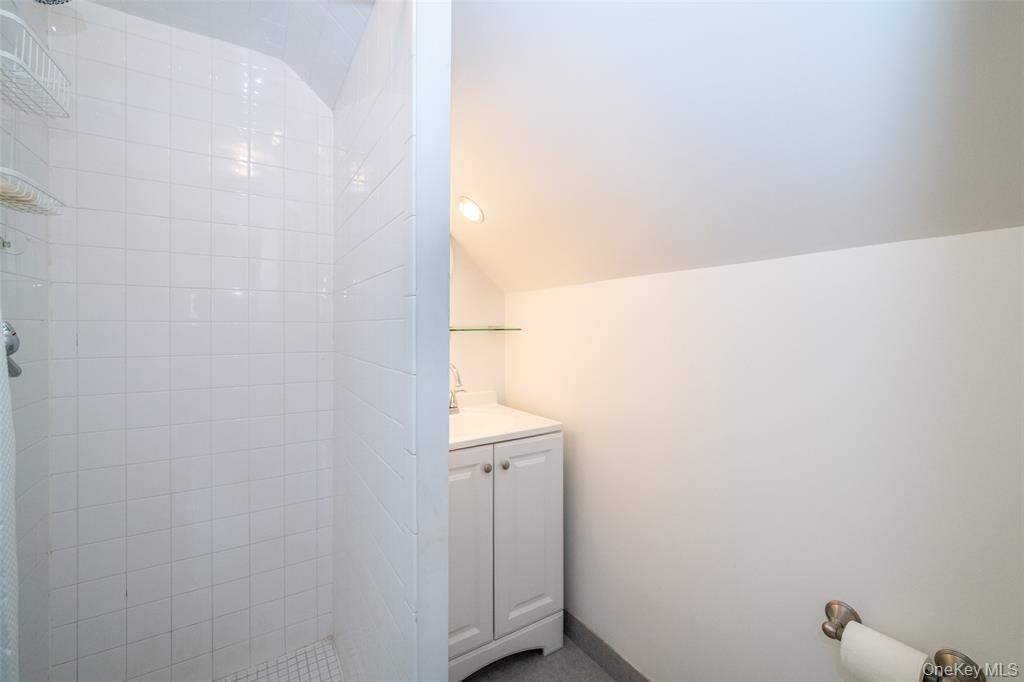 New Rochelle, New York, 10801, United States, 5 Bedrooms Bedrooms, ,4 BathroomsBathrooms,Residential,For Sale,2048483