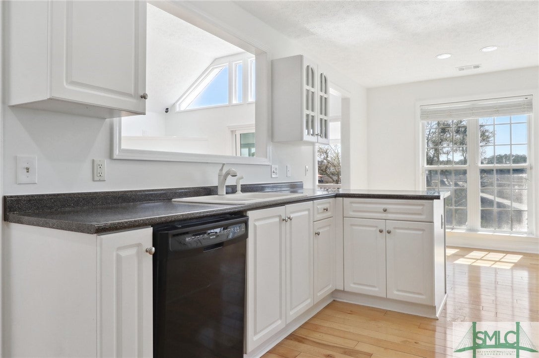 Savannah, Georgia, 31410, United States, 5 Bedrooms Bedrooms, ,3 BathroomsBathrooms,Residential,For Sale,2001223