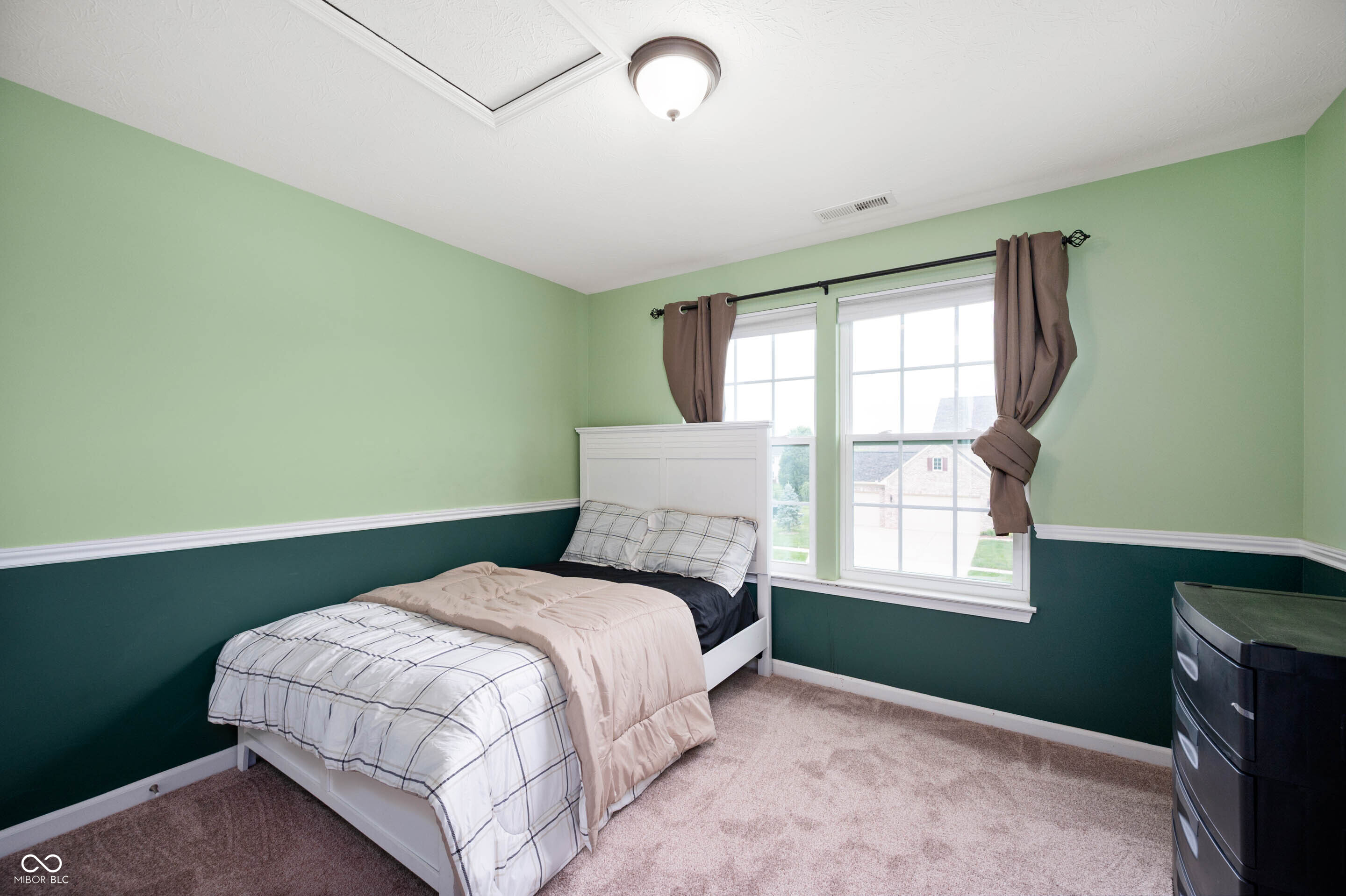 Greenwood, Indiana, 46143, United States, 5 Bedrooms Bedrooms, ,4 BathroomsBathrooms,Residential,For Sale,1879324