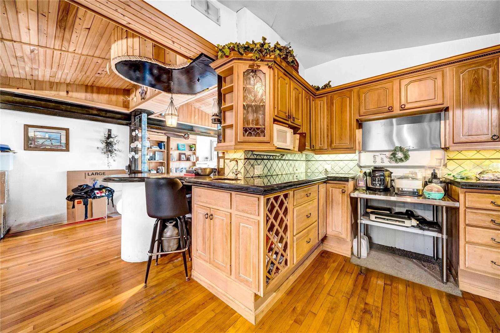 Redington Beach, Florida, 33708, United States, 2 Bedrooms Bedrooms, ,2 BathroomsBathrooms,Residential,For Sale,1978870