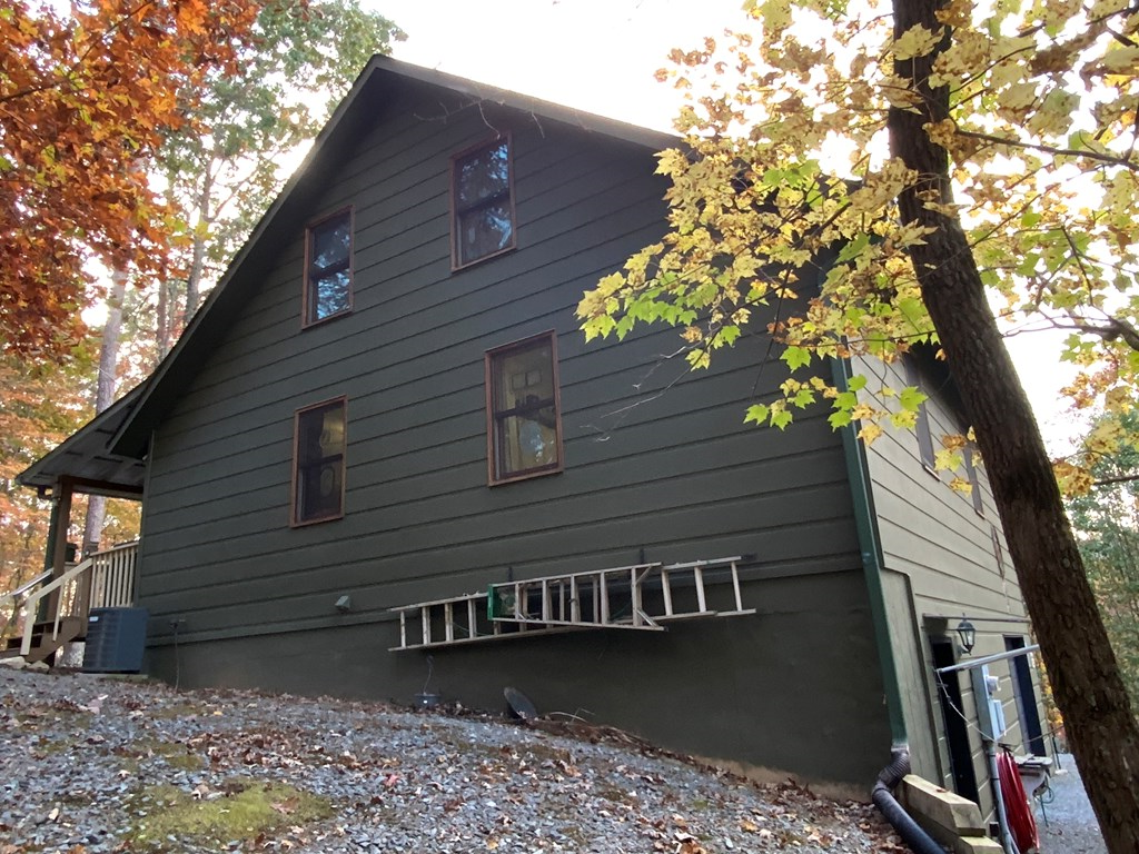 Ellijay, Georgia, 30540, United States, 3 Bedrooms Bedrooms, ,3 BathroomsBathrooms,Residential,For Sale,1859130