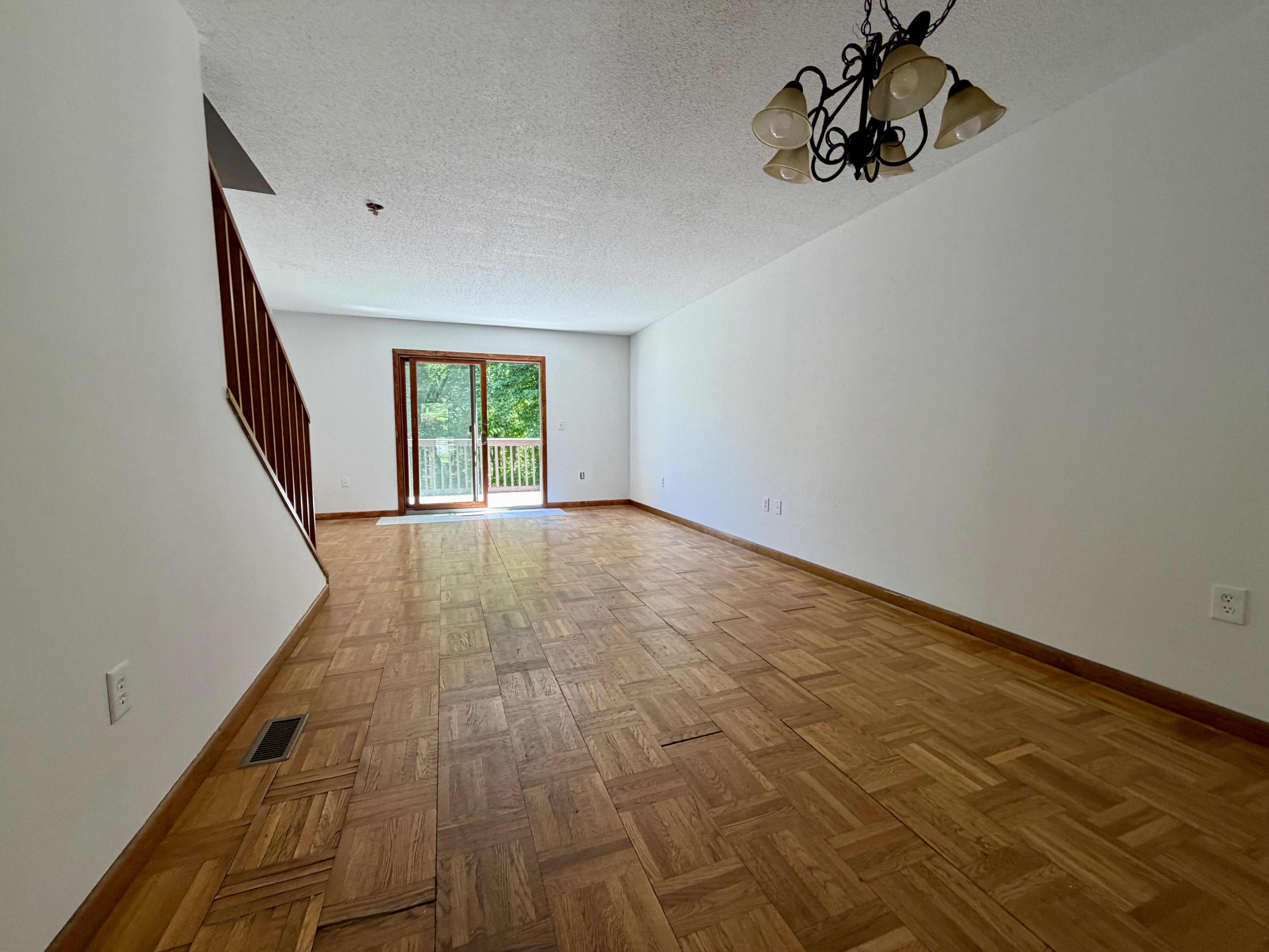  Groton Townhouse - 物件實景