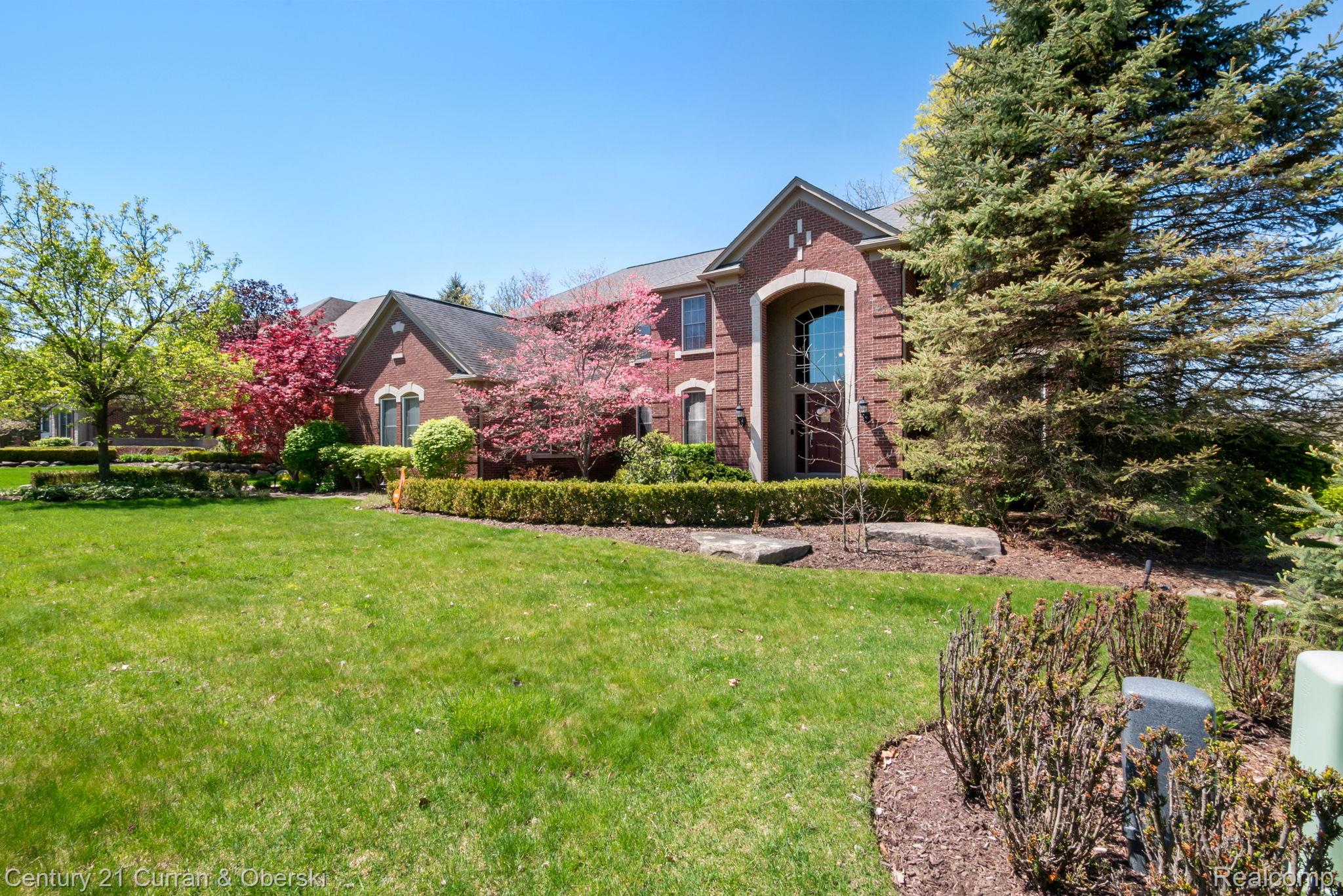 Northville, Michigan, 48168, United States, 5 Bedrooms Bedrooms, ,6 BathroomsBathrooms,Residential,For Sale,2048857