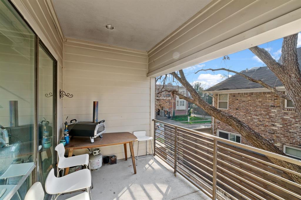 Dallas, Texas, 75219, United States, 2 Bedrooms Bedrooms, ,3 BathroomsBathrooms,Residential,For Sale,1911883
