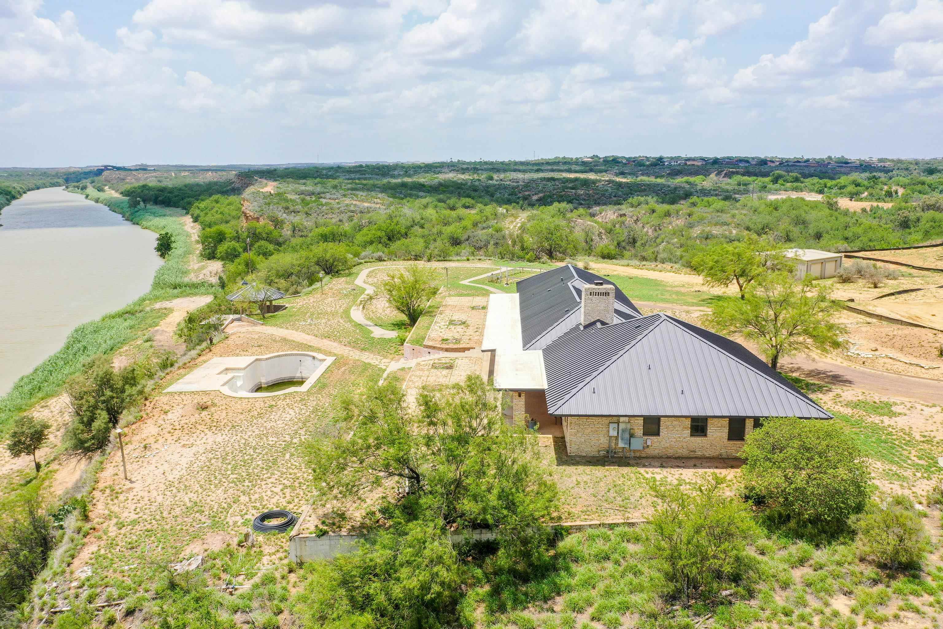 LAREDO, Texas, 78040, United States, 3 Bedrooms Bedrooms, ,3 BathroomsBathrooms,Residential,For Sale,1868916