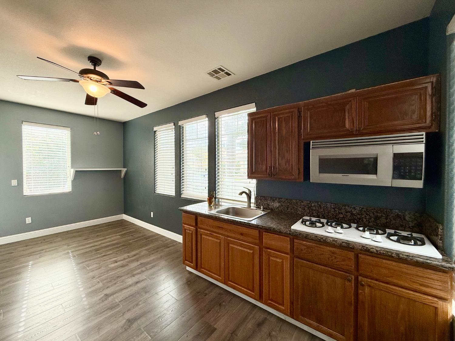 Patterson, California, 95363, United States, 5 Bedrooms Bedrooms, ,3 BathroomsBathrooms,Residential,For Sale,1982239