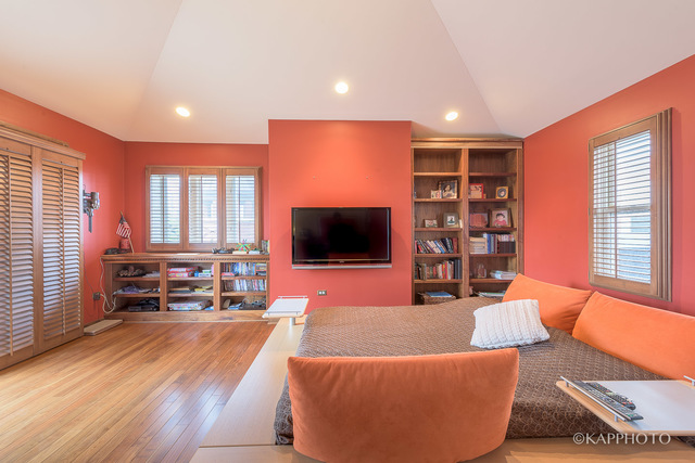 310 E 18th St, Chicago, Illinois, 60616, United States, 3 Bedrooms Bedrooms, ,4 BathroomsBathrooms,Residential,For Sale,310 E 18th St,1010356