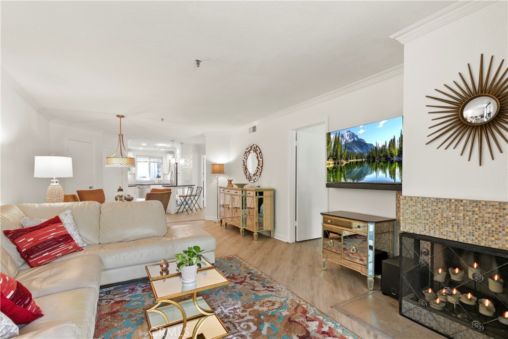 Laguna Hills, California, 92656, United States, 2 Bedrooms Bedrooms, ,2 BathroomsBathrooms,Residential,For Sale,1988360