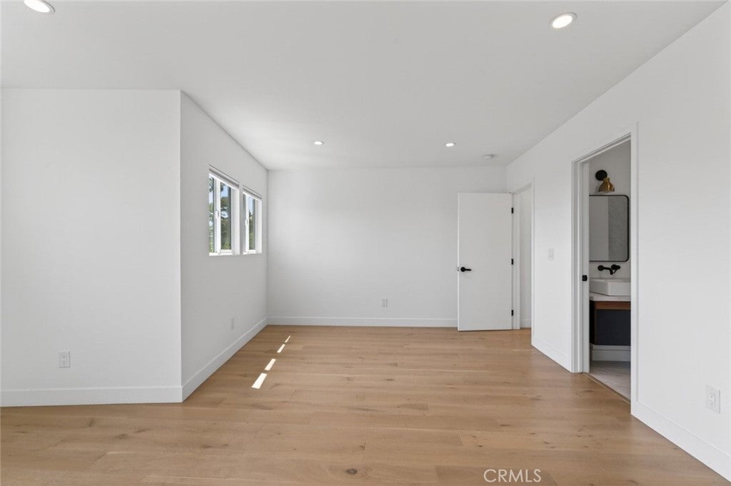 Los Angeles, California, 90026, United States, 3 Bedrooms Bedrooms, ,3 BathroomsBathrooms,Residential,For Sale,2040184