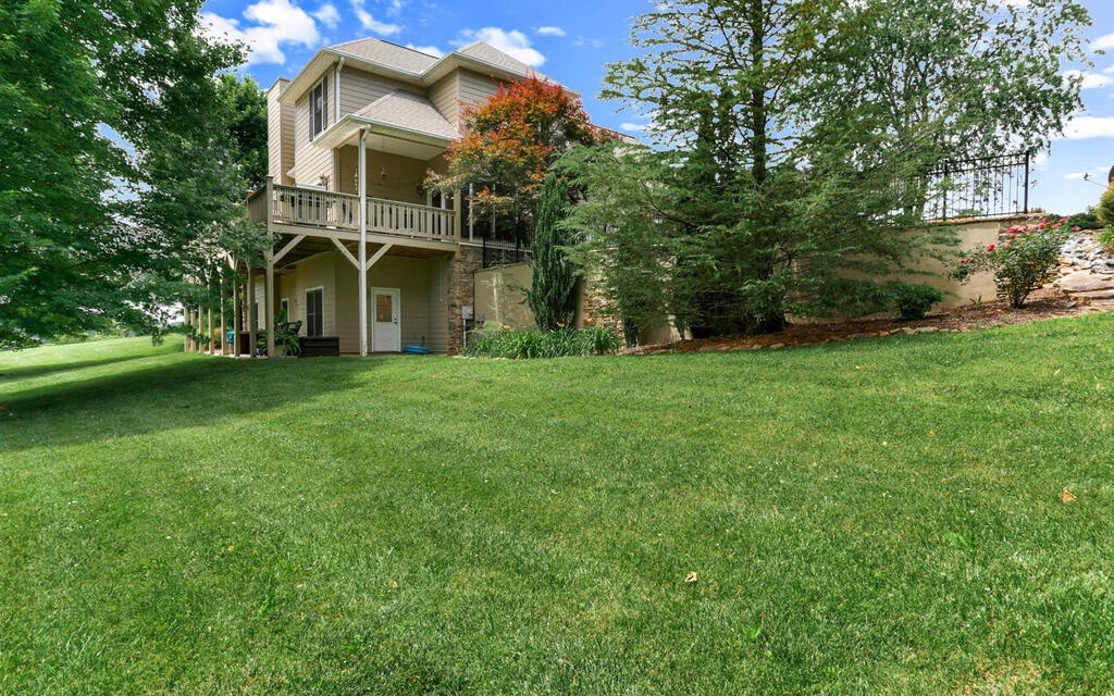 Hayesville, North Carolina, 28904, United States, 4 Bedrooms Bedrooms, ,4 BathroomsBathrooms,Residential,For Sale,1981181