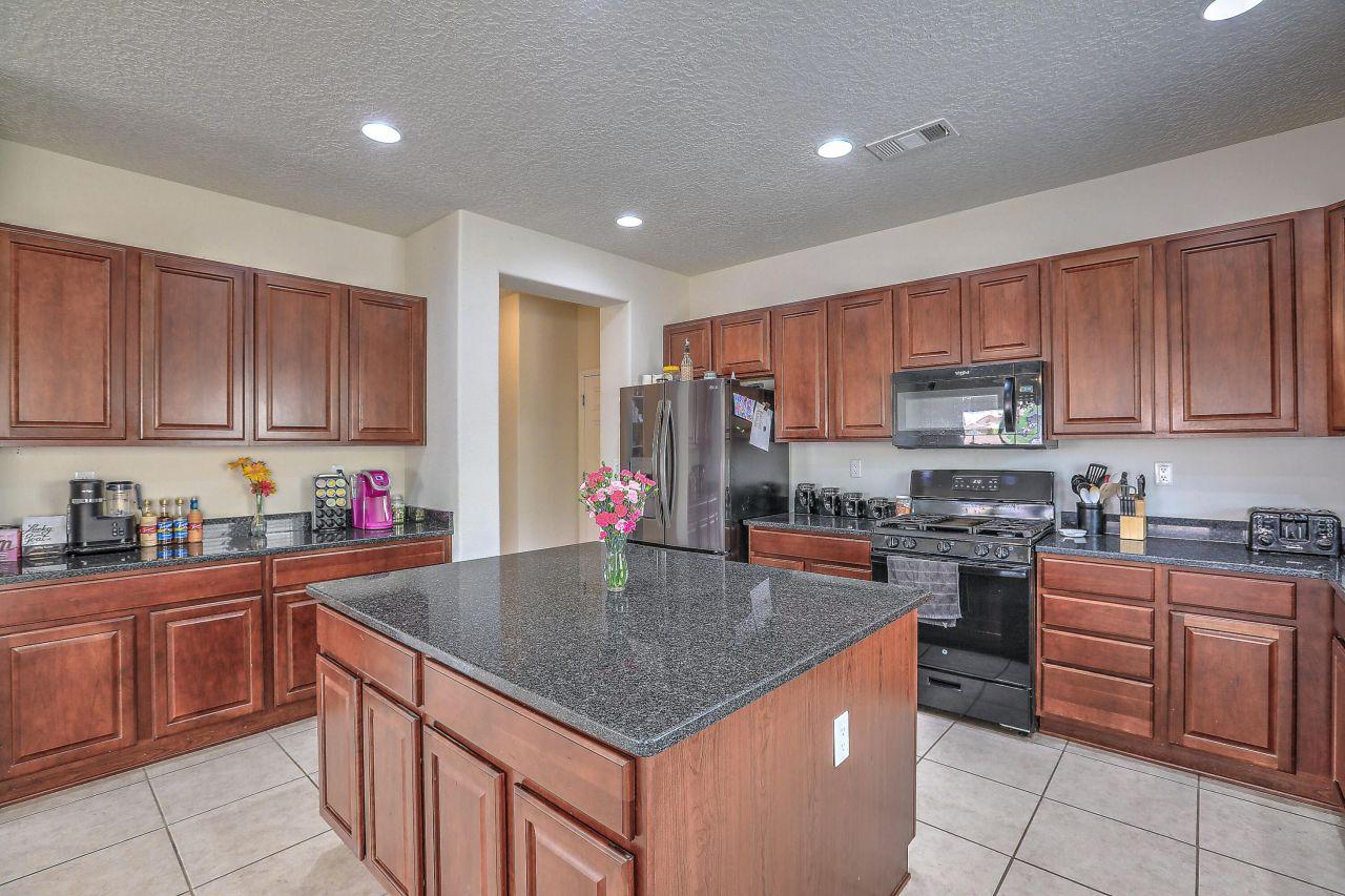 Rio Rancho, New Mexico, 87124, United States, 5 Bedrooms Bedrooms, ,4 BathroomsBathrooms,Residential,For Sale,1805604