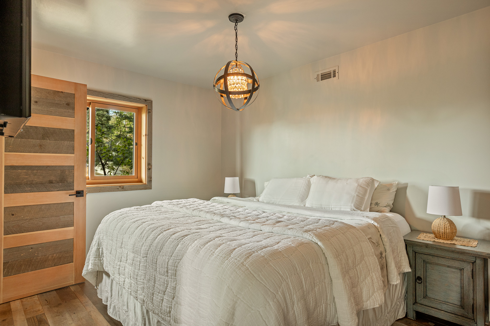  28778 Palisades Drive, Lake Arrowhead, CA 92352 - 物件實景