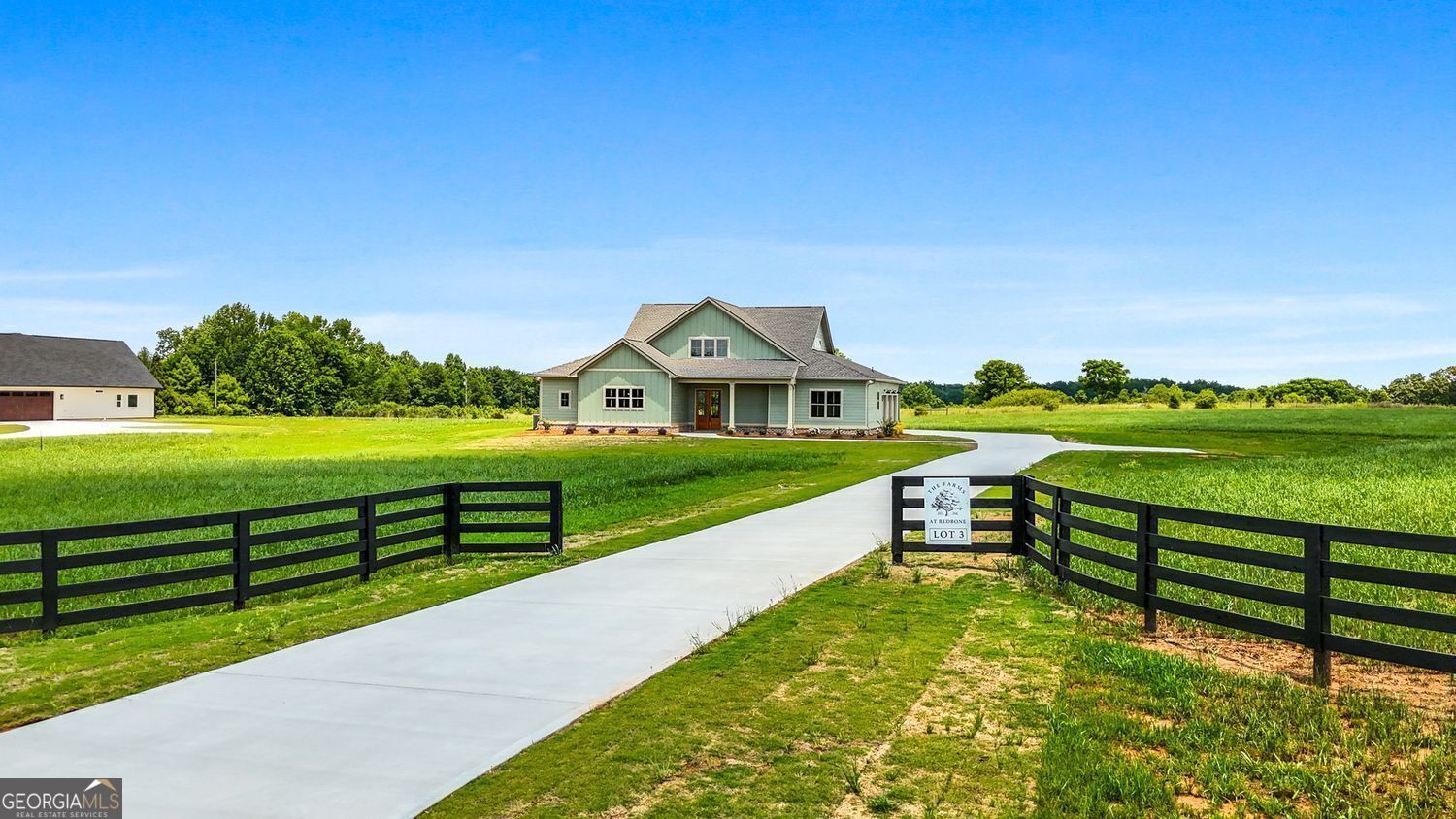 Barnesville, Georgia, 30204, United States, 4 Bedrooms Bedrooms, ,4 BathroomsBathrooms,Residential,For Sale,1859090