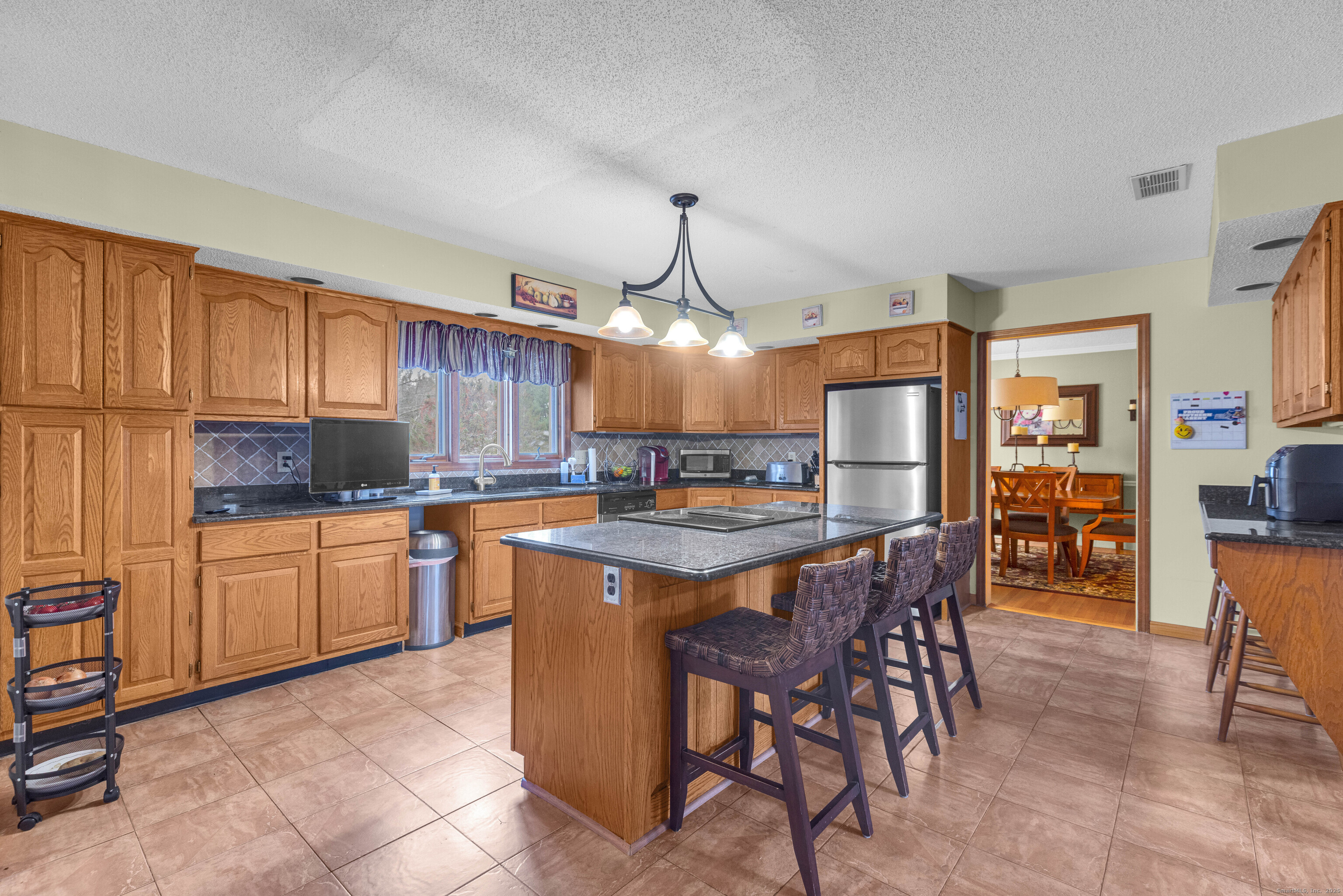 Windsor, Connecticut, 06095, United States, 4 Bedrooms Bedrooms, ,5 BathroomsBathrooms,Residential,For Sale,2000550