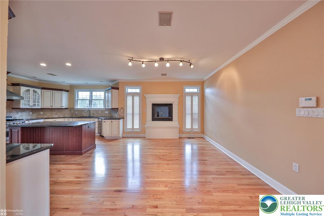 Palmer Twp, Pennsylvania, 18045, United States, 4 Bedrooms Bedrooms, ,4 BathroomsBathrooms,Residential,For Sale,1898728