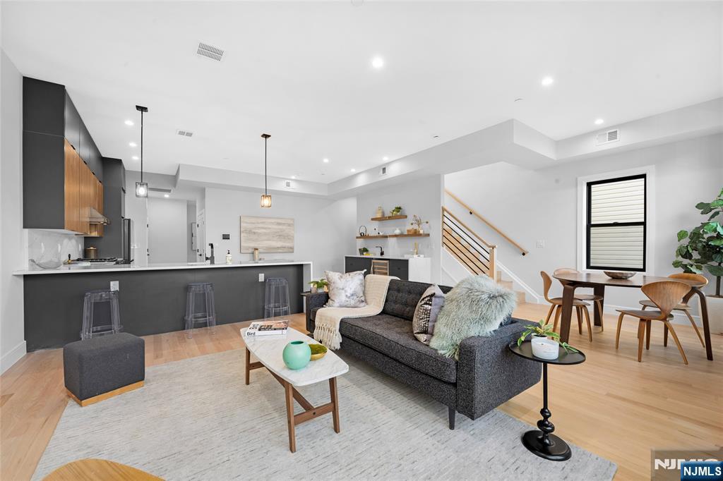 Jersey City, New Jersey, 07306, United States, 2 Bedrooms Bedrooms, ,2 BathroomsBathrooms,Residential,For Sale,1994666