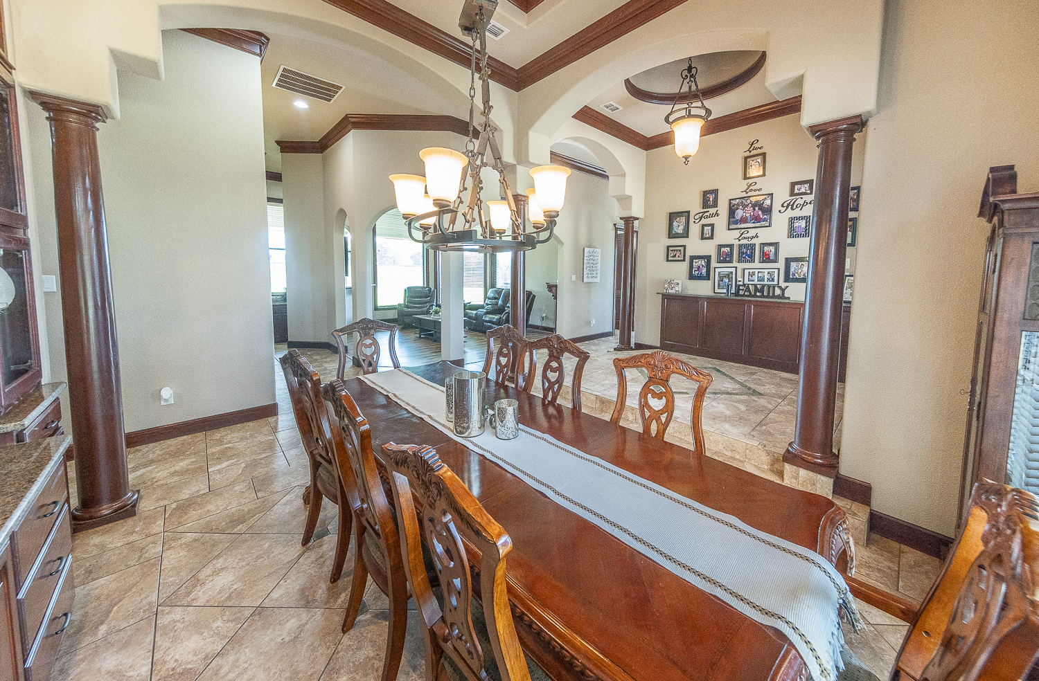 Lubbock, Texas, 79424, United States, 4 Bedrooms Bedrooms, ,4 BathroomsBathrooms,Residential,For Sale,1901178