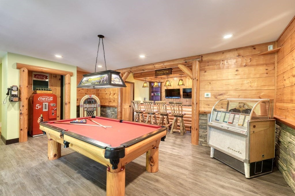 Blairsville, Georgia, 30512, United States, 5 Bedrooms Bedrooms, ,6 BathroomsBathrooms,Residential,For Sale,1901332