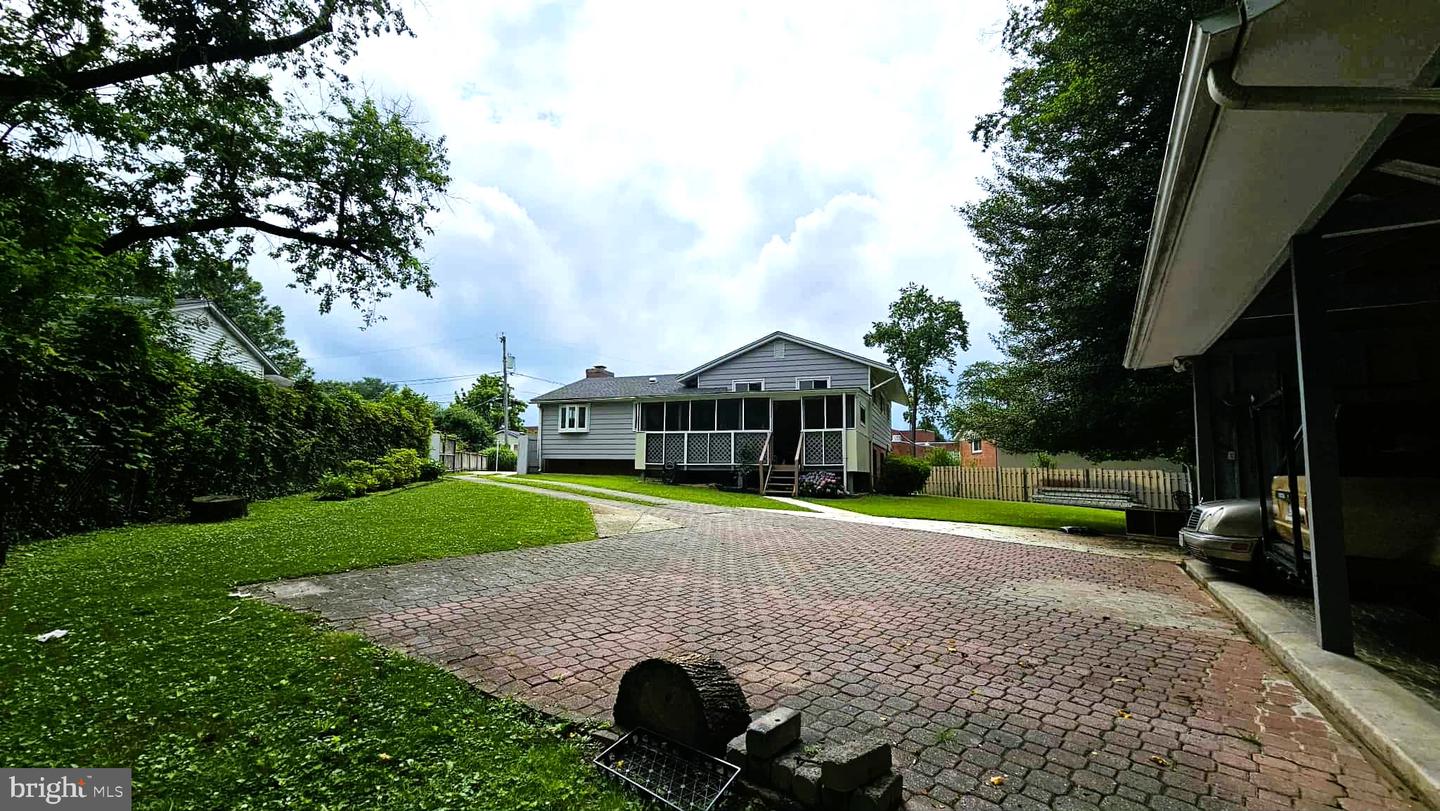Annandale, Virginia, 22003, United States, 4 Bedrooms Bedrooms, ,3 BathroomsBathrooms,Residential,For Sale,1866164
