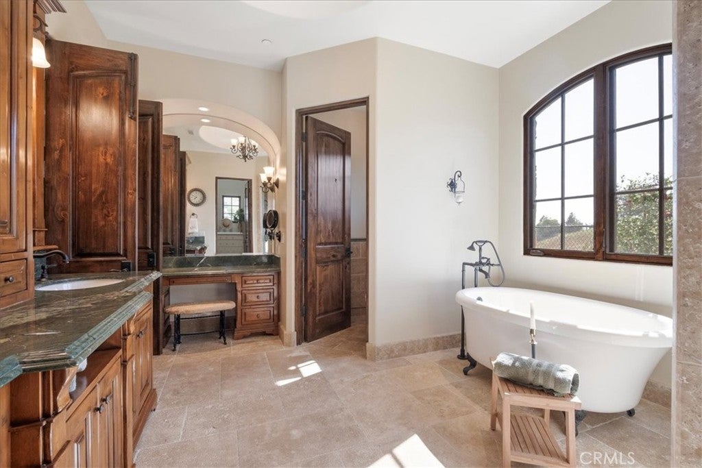 Fallbrook, California, 92028, United States, 7 Bedrooms Bedrooms, ,7 BathroomsBathrooms,Residential,For Sale,1827322