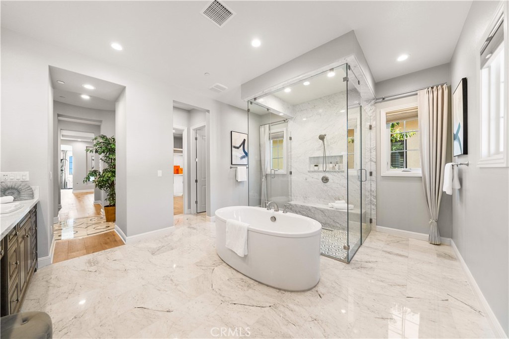 Irvine, California, 92602, United States, 5 Bedrooms Bedrooms, ,6 BathroomsBathrooms,Residential,For Sale,1982881