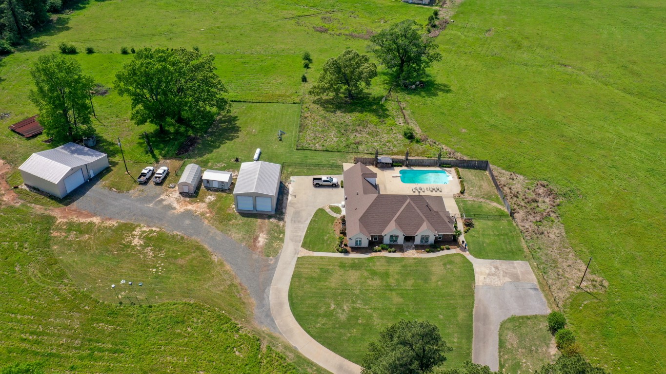 Bloomburg, Texas, 75556, United States, 4 Bedrooms Bedrooms, ,2 BathroomsBathrooms,Residential,For Sale,1789211