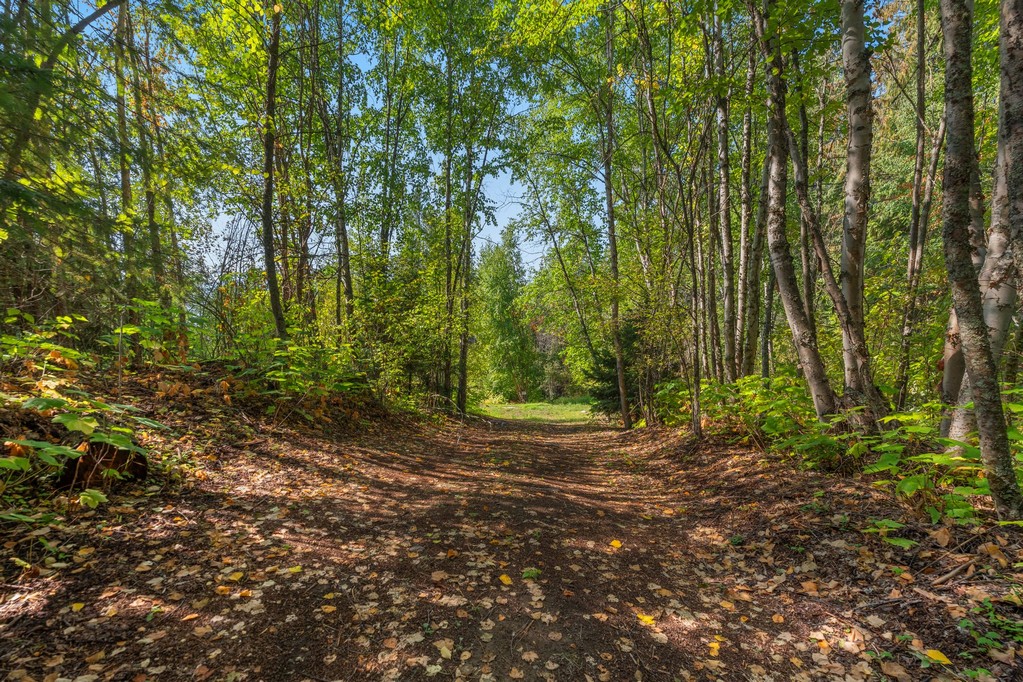 Bonners Ferry, Idaho, 83805, United States, 3 Bedrooms Bedrooms, ,4 BathroomsBathrooms,Residential,For Sale,1984473