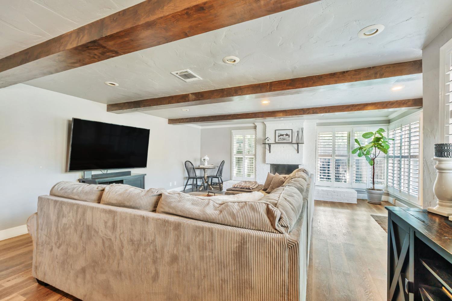 Stockton, California, 95207, United States, 3 Bedrooms Bedrooms, ,2 BathroomsBathrooms,Residential,For Sale,1915984
