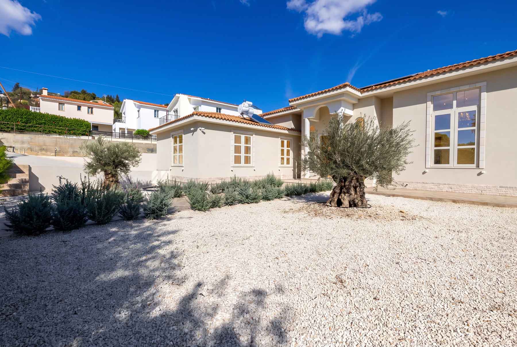  Mediterranean Villa with Guest House and Sea Views in Armou, Paphos - 物件實景