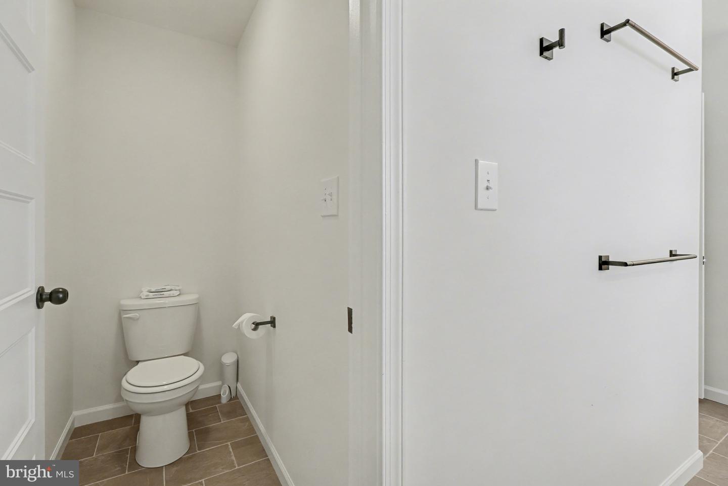 York, Pennsylvania, 17403, United States, 5 Bedrooms Bedrooms, ,6 BathroomsBathrooms,Residential,For Sale,2003251