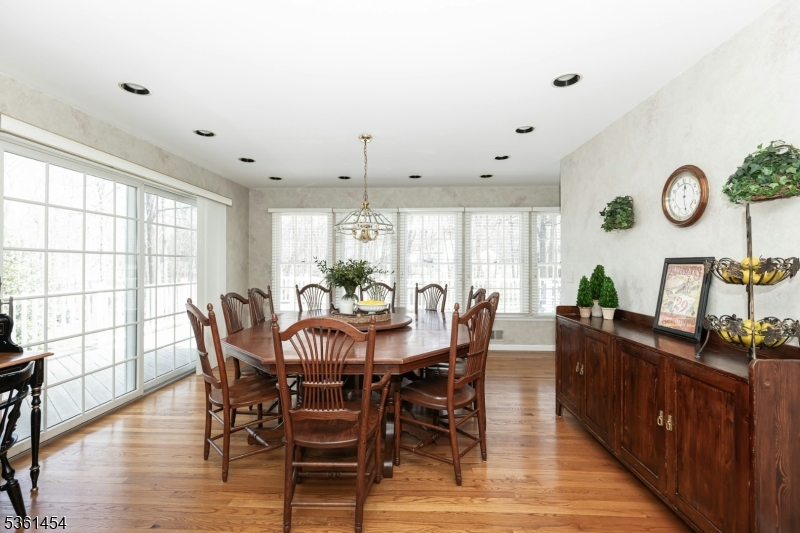 Berkeley Heights Twp., New Jersey, 07922, United States, 6 Bedrooms Bedrooms, ,4 BathroomsBathrooms,Residential,For Sale,1837487
