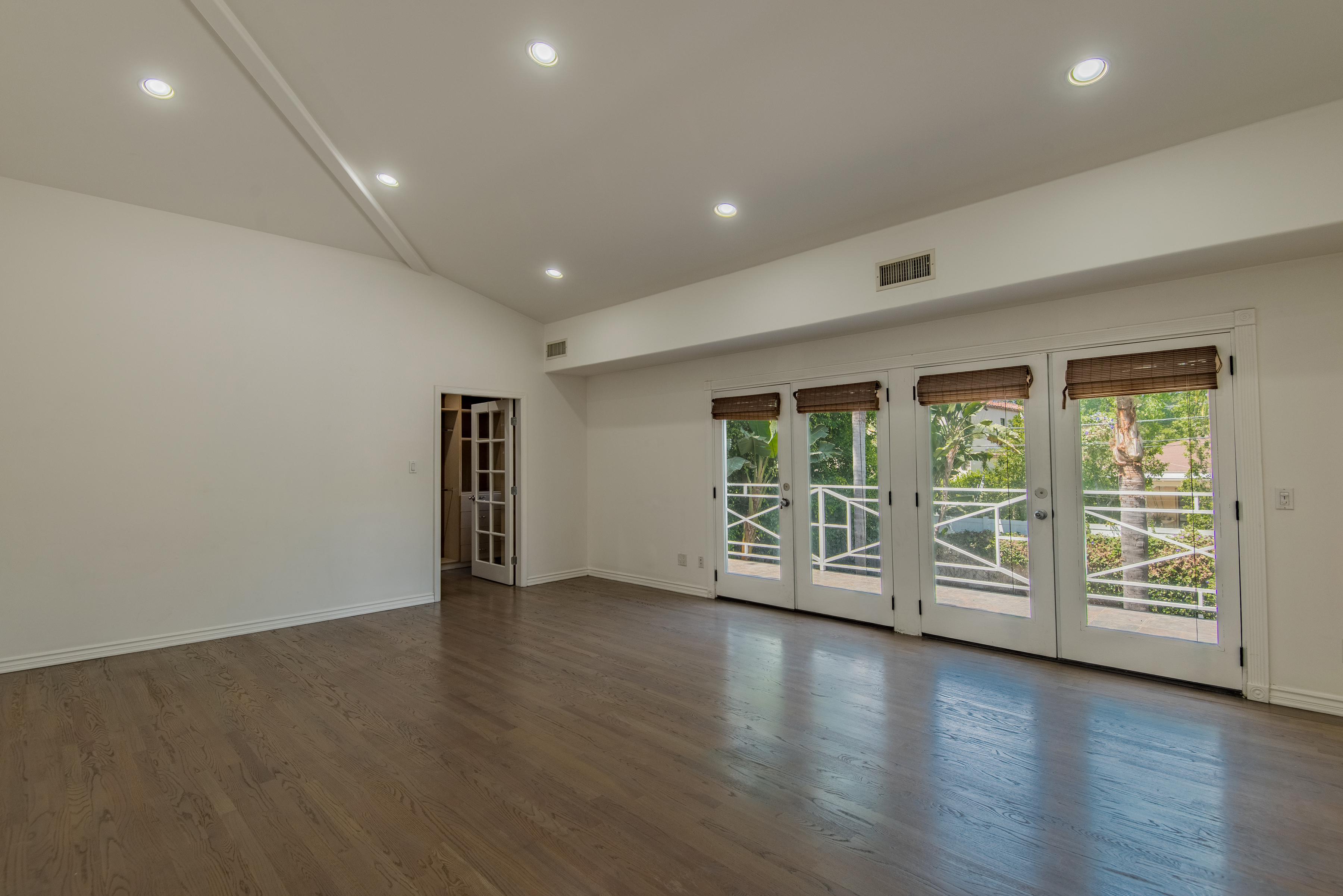 4343 Shadyglade Avenue - 物件實景