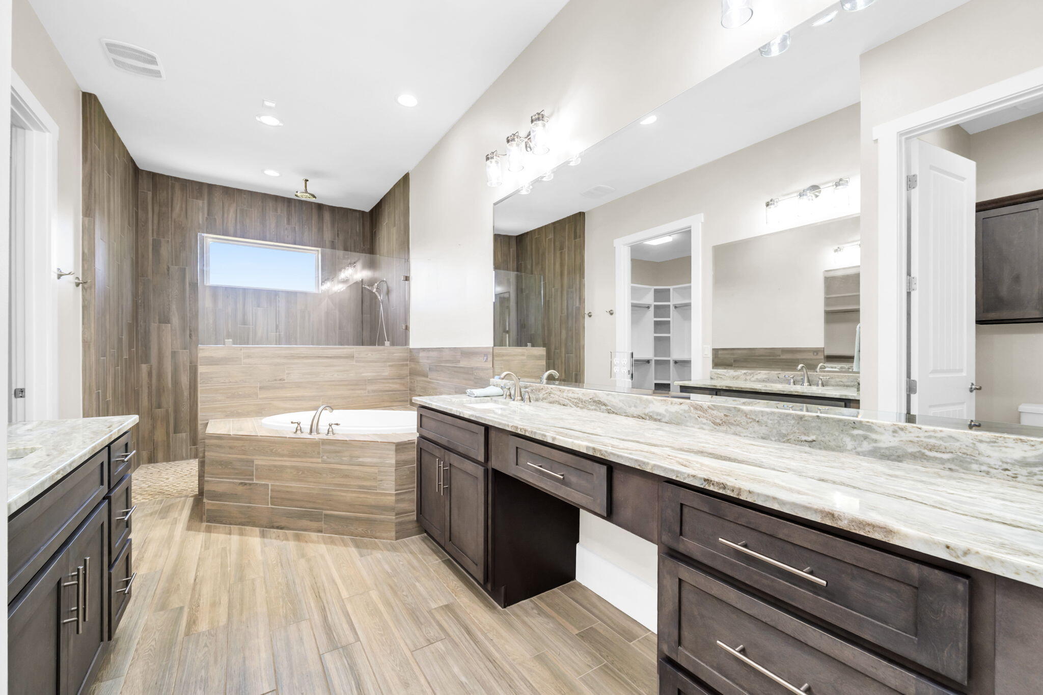 Freeport, Florida, 32439, United States, 4 Bedrooms Bedrooms, ,3 BathroomsBathrooms,Residential,For Sale,1970468