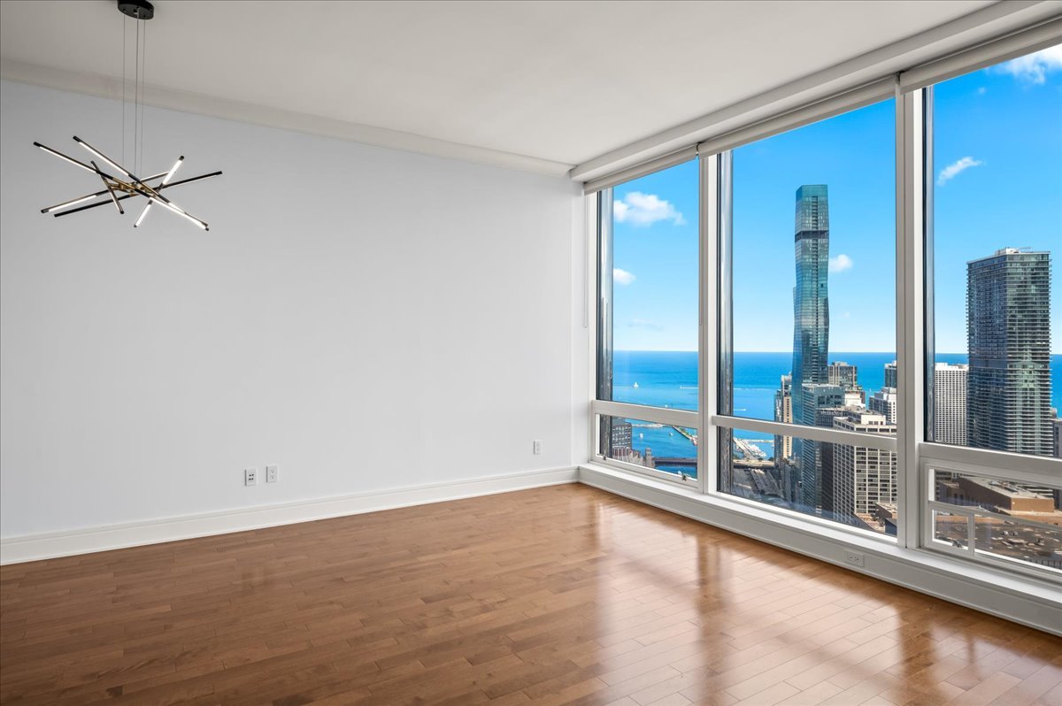 Chicago, Illinois, 60611, United States, 2 Bedrooms Bedrooms, ,3 BathroomsBathrooms,Residential,For Sale,1927398