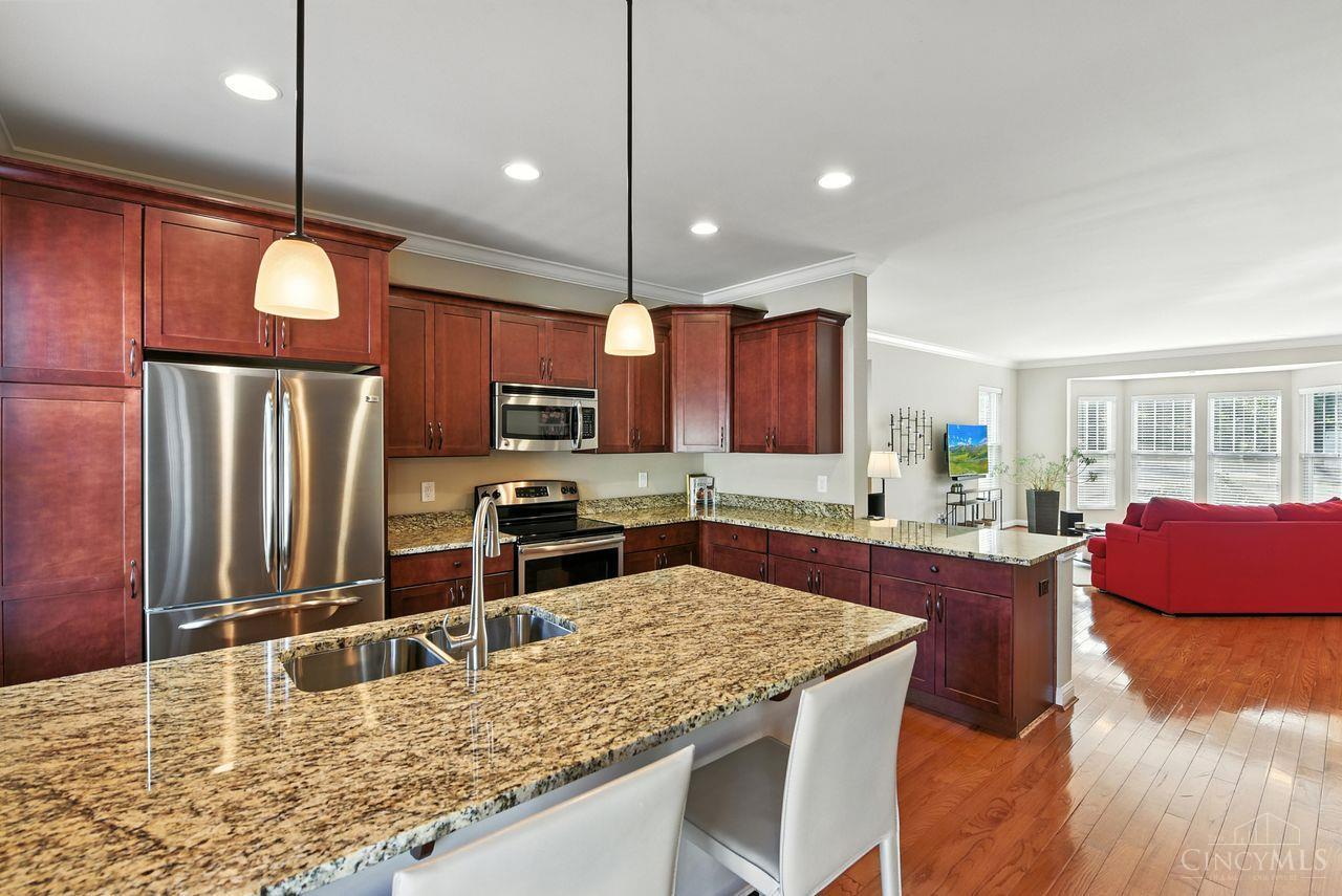 Cincinnati, Ohio, 45209, United States, 2 Bedrooms Bedrooms, ,4 BathroomsBathrooms,Residential,For Sale,1940241