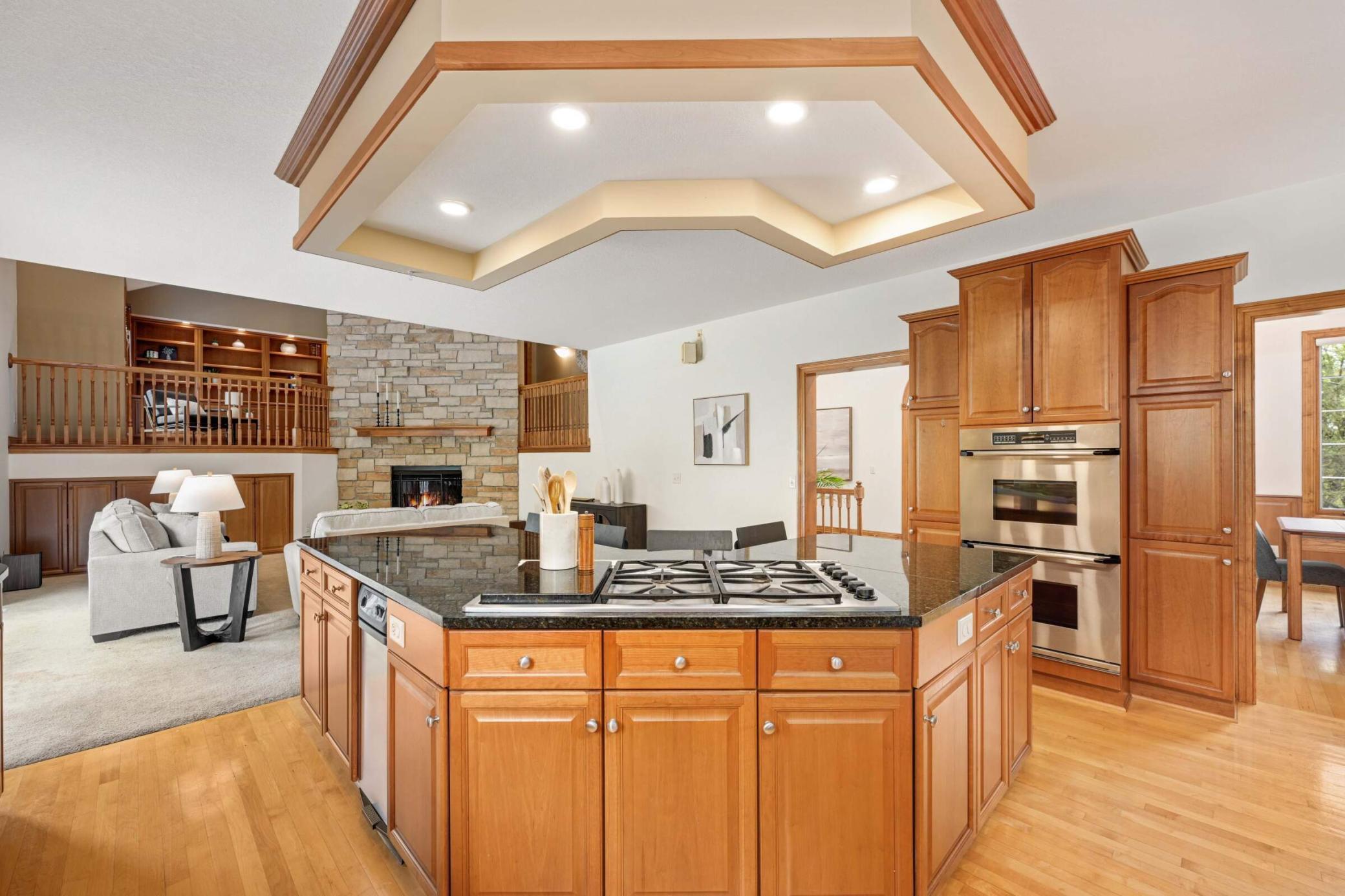 Woodbury, Minnesota, 55129, United States, 5 Bedrooms Bedrooms, ,5 BathroomsBathrooms,Residential,For Sale,1989522