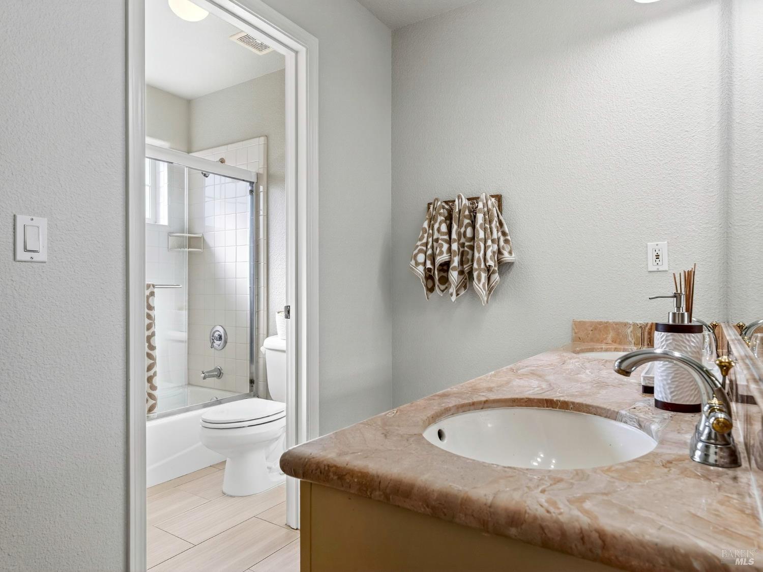 Napa, California, 94558, United States, 4 Bedrooms Bedrooms, ,3 BathroomsBathrooms,Residential,For Sale,1987902