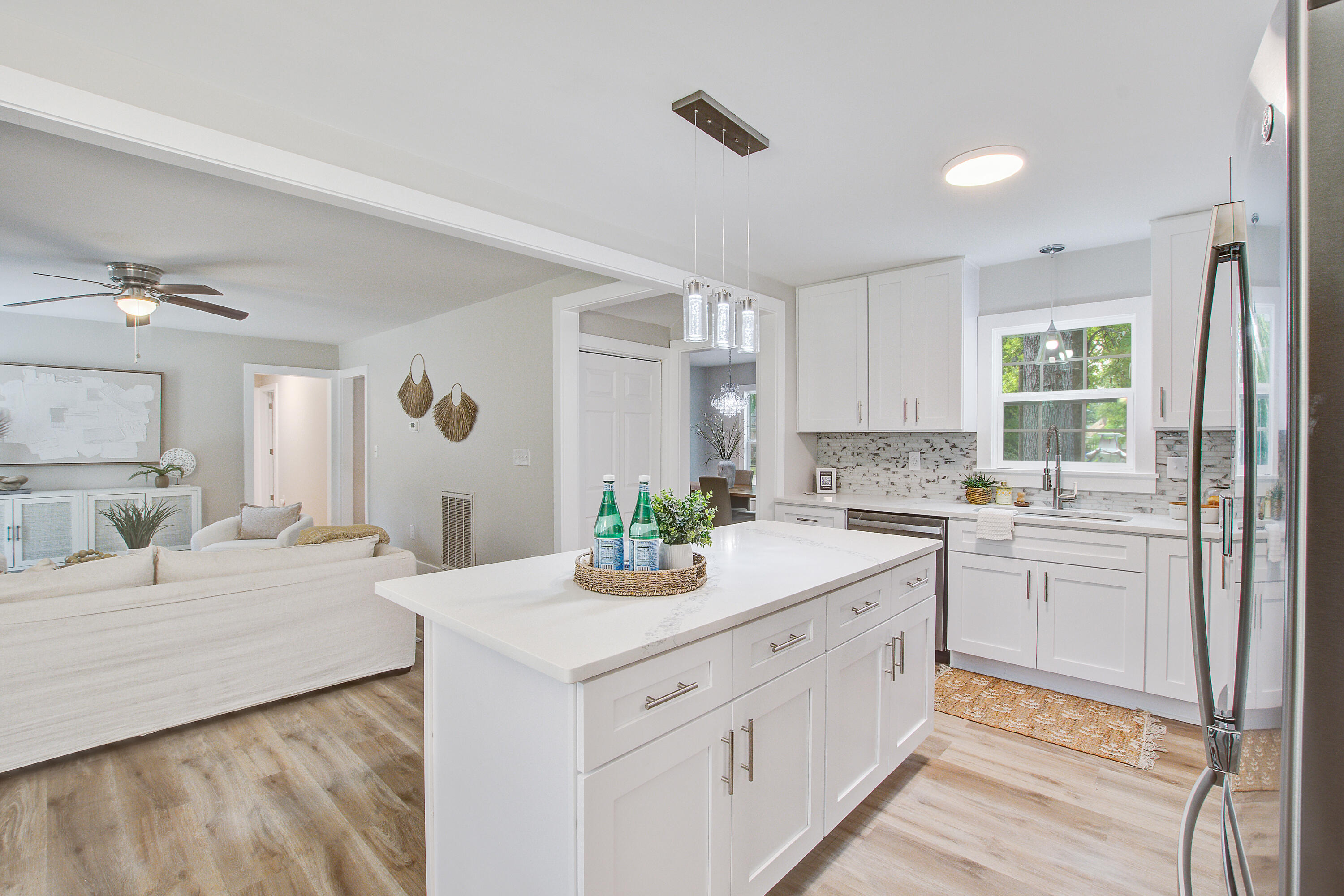 Summerville, South Carolina, 29485, United States, 6 Bedrooms Bedrooms, ,3 BathroomsBathrooms,Residential,For Sale,1950313