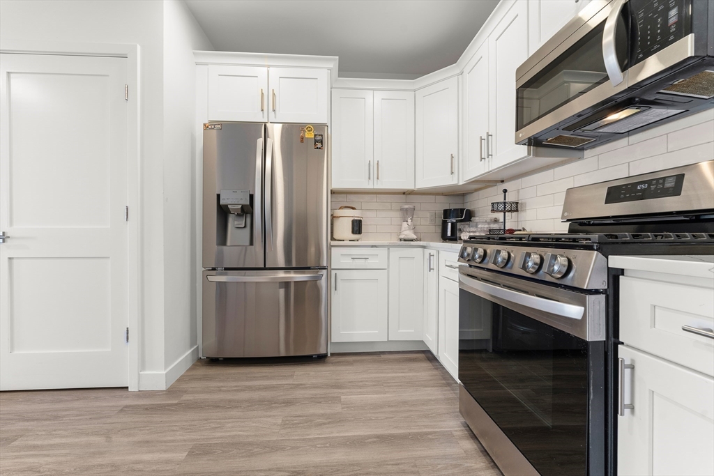 Revere, Massachusetts, 02151, United States, 2 Bedrooms Bedrooms, ,1 BathroomBathrooms,Residential,For Sale,1880903
