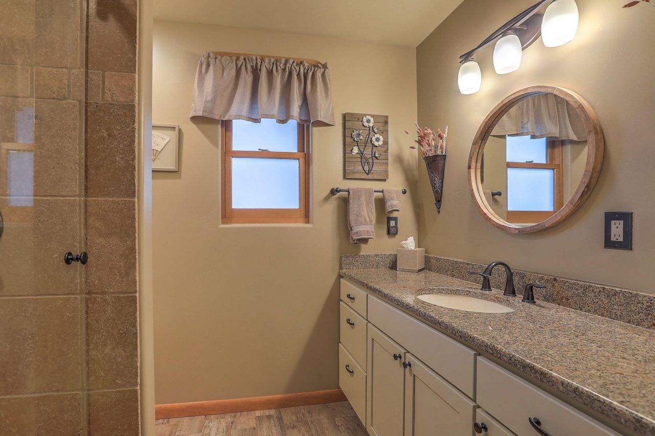 Corrales, New Mexico, 87048, United States, 2 Bedrooms Bedrooms, ,3 BathroomsBathrooms,Residential,For Sale,1838092