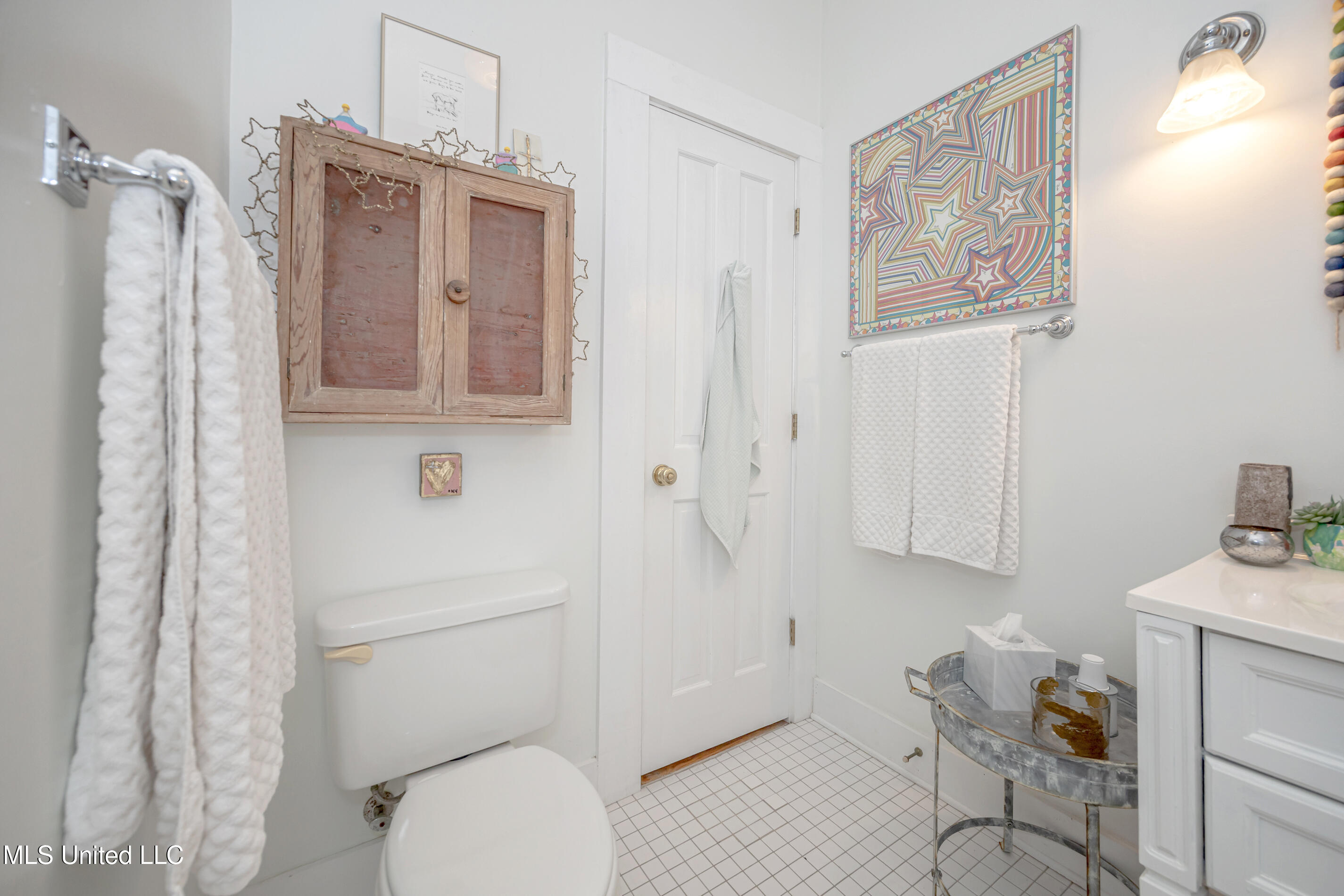 Ocean Springs, Mississippi, 39564, United States, 3 Bedrooms Bedrooms, ,2 BathroomsBathrooms,Residential,For Sale,1847227